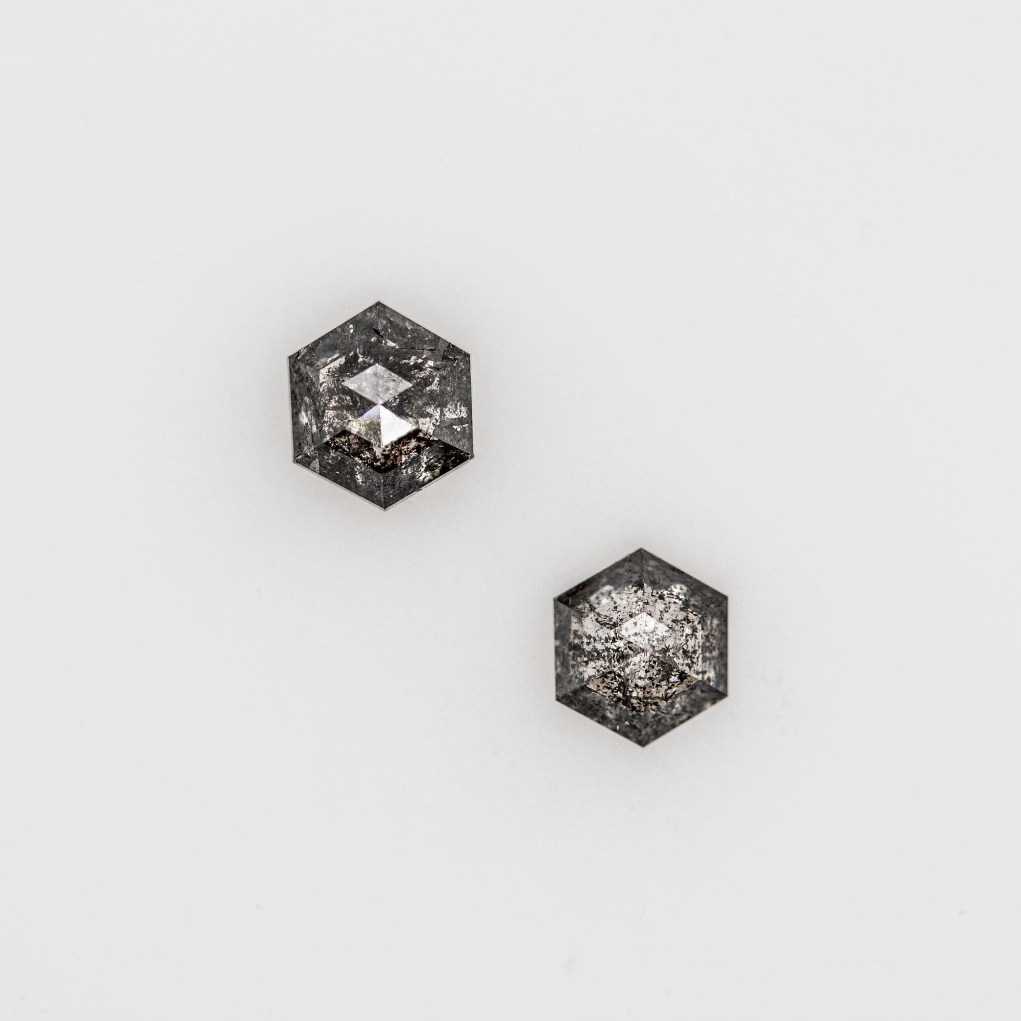 Ld020 Salt and Pepper Hexagon Diamond