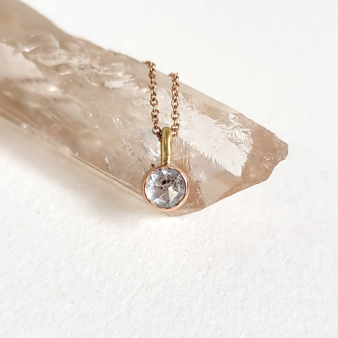 A Gorgeous Gray Rose Cut Diamond Necklace in Gold